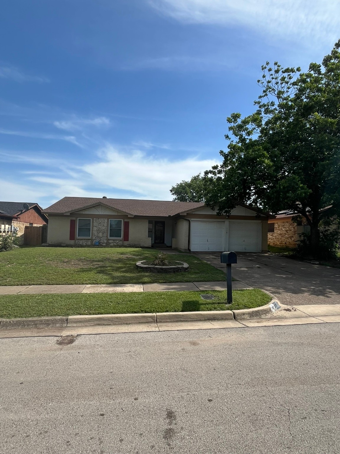 116 Volunteer Drive Arlington TX 76014