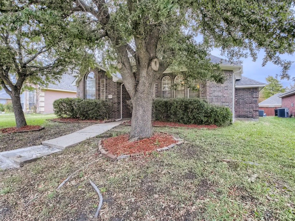 2704 Crystal Falls Drive Mesquite TX 75181