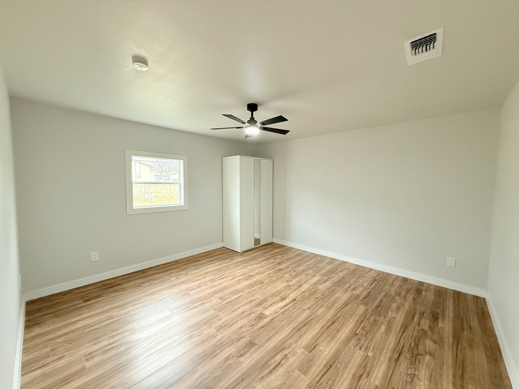 8423 Glen Regal Drive Dallas TX 75243