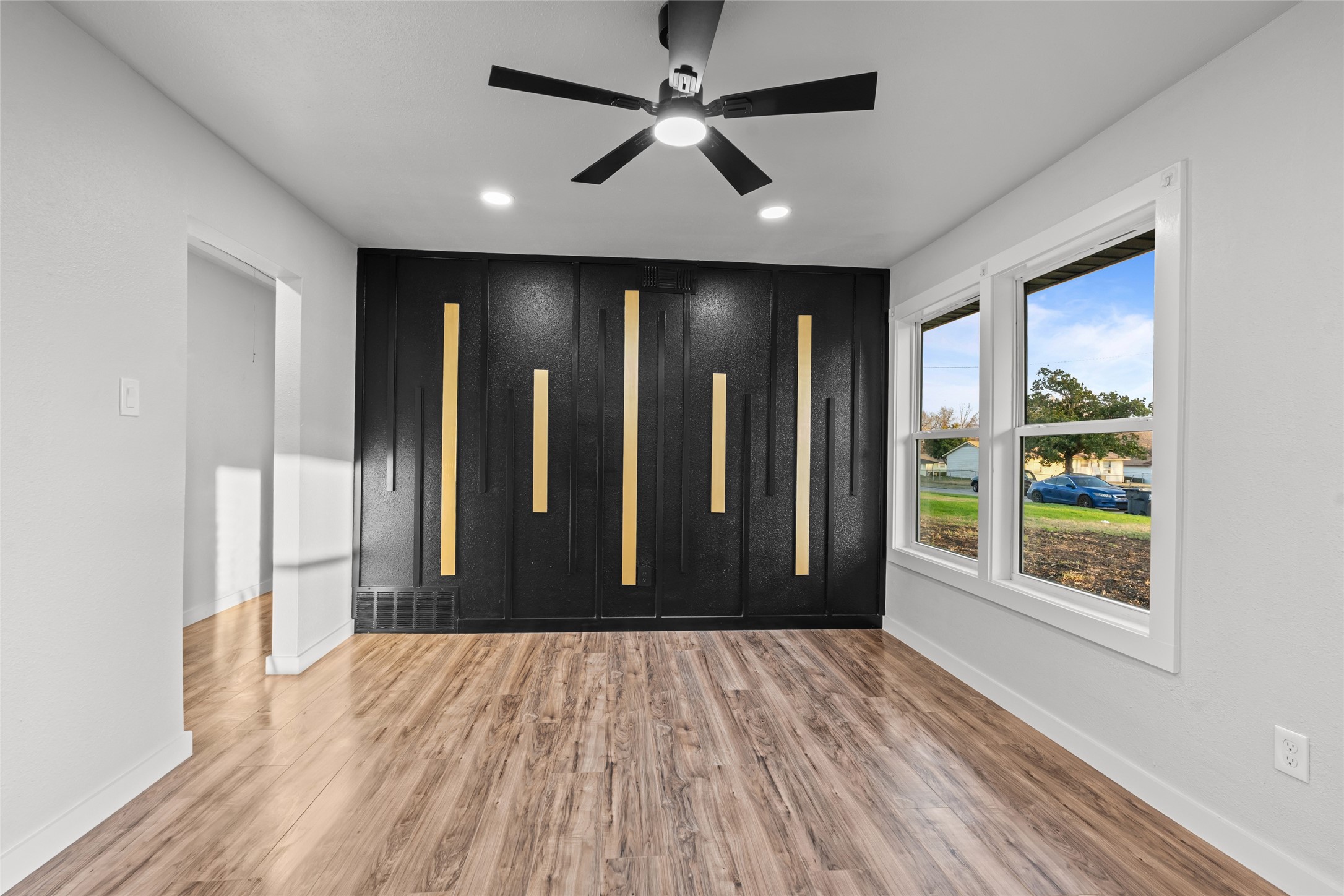 8423 Glen Regal Drive Dallas TX 75243