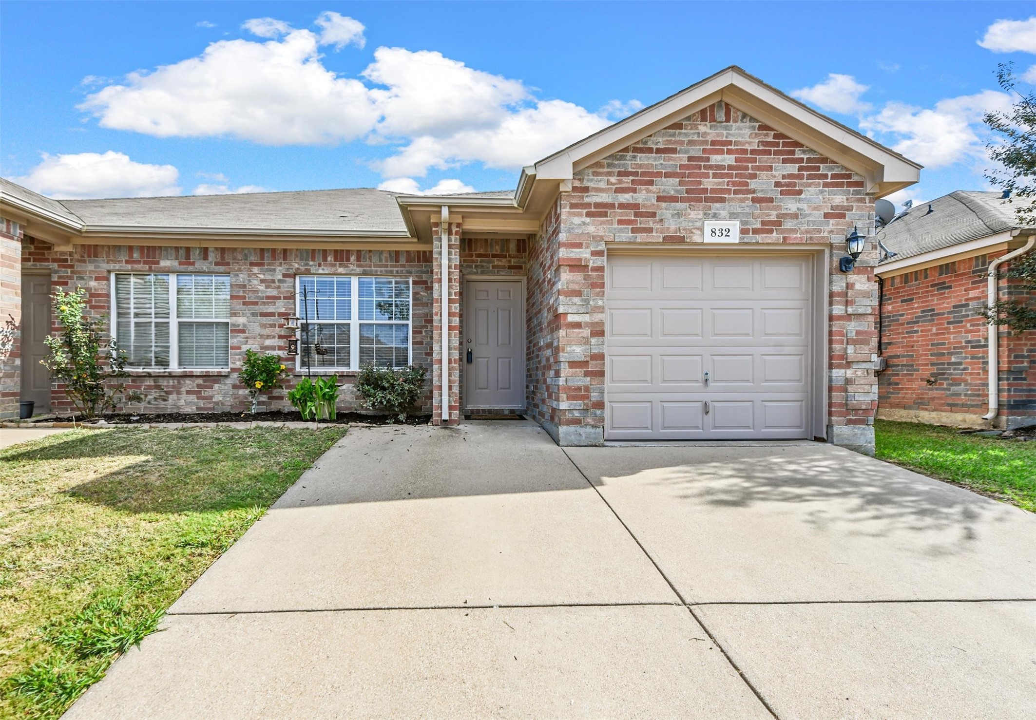 832 Walnut Street Burleson TX 76028