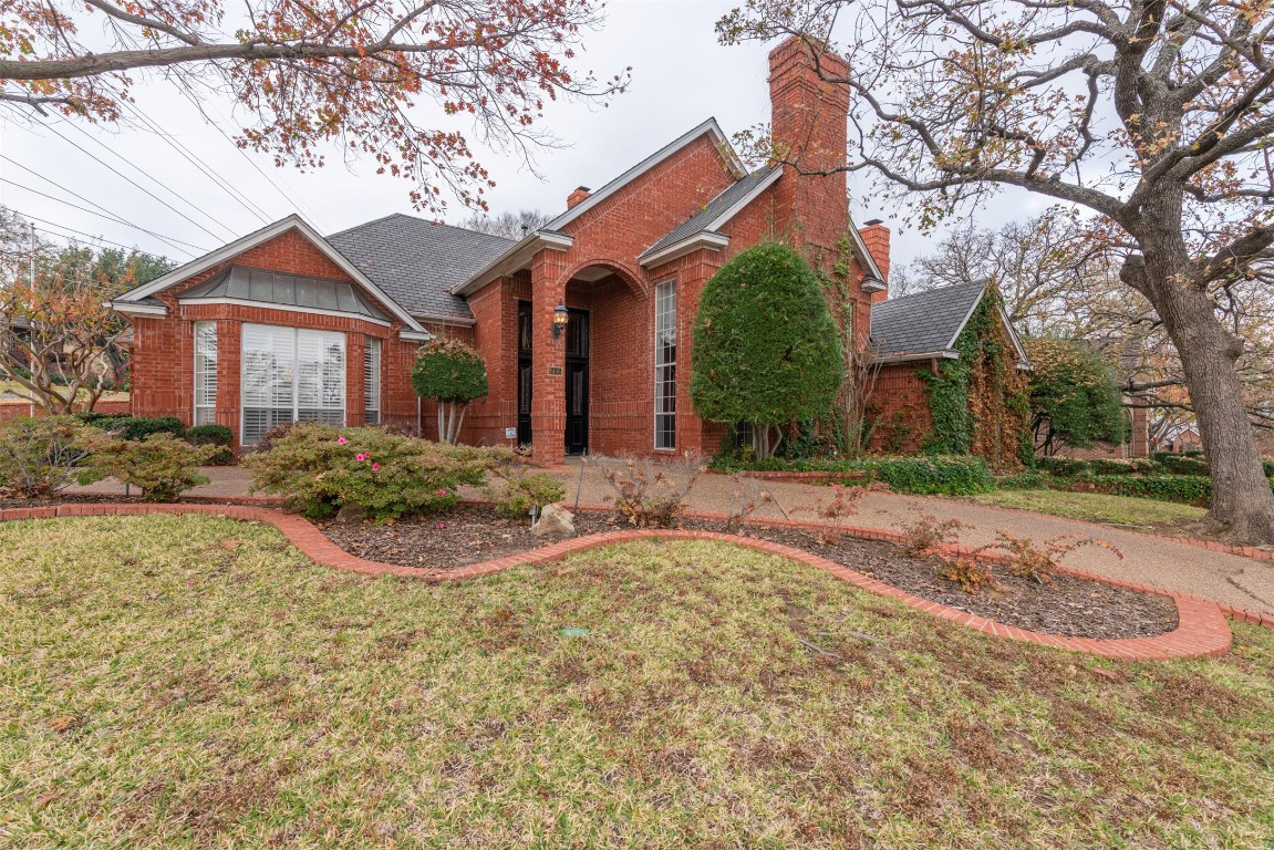 2405 Arbor Oaks Drive Arlington TX 76006
