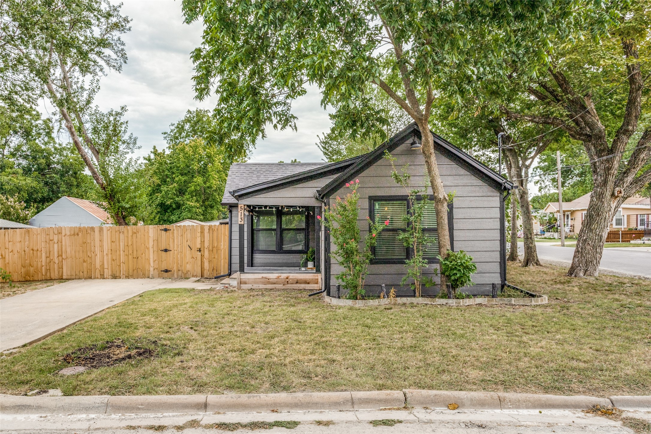513 W Leland Avenue Mckinney TX 75069
