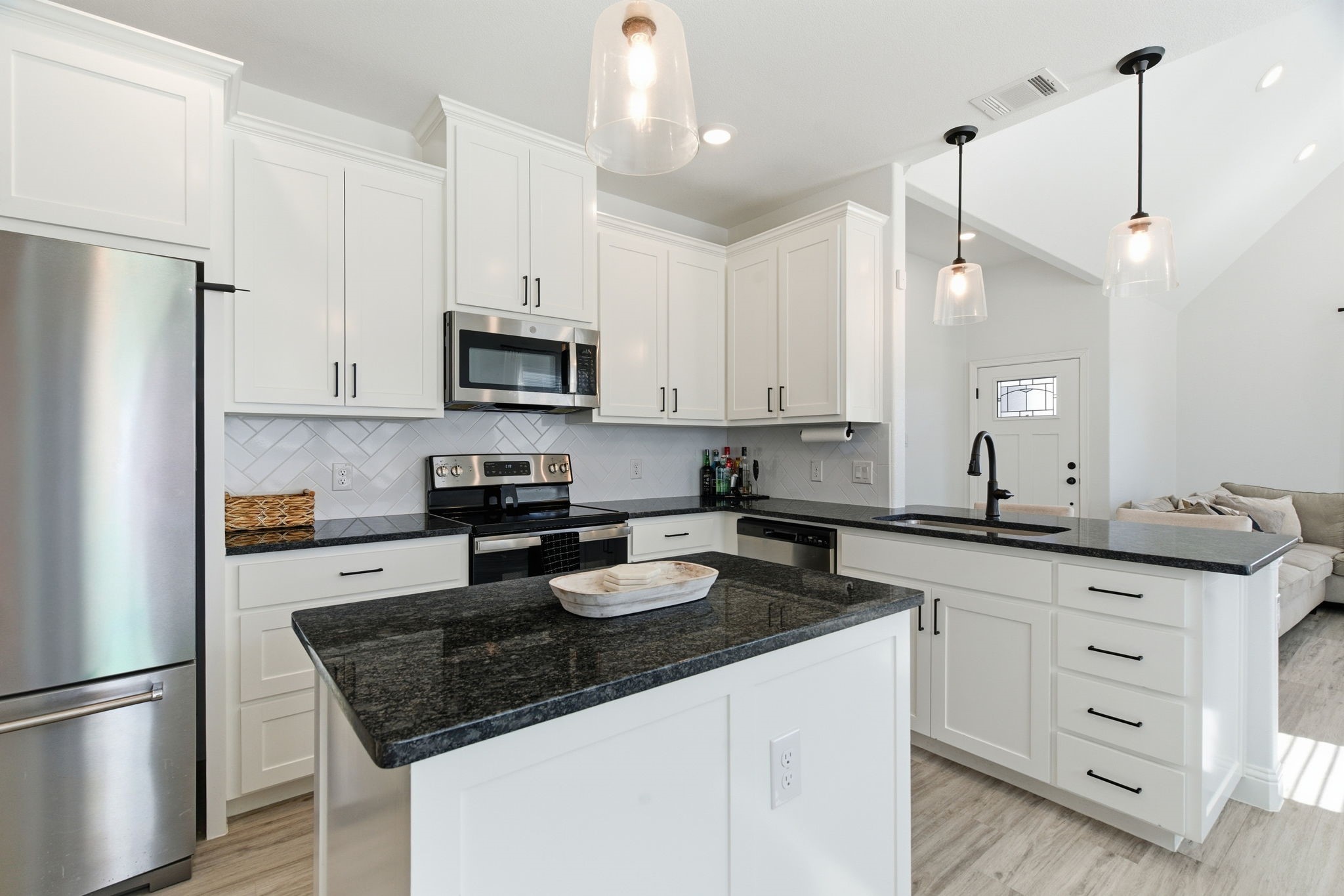 649 Charlotte Lane Burleson TX 76028