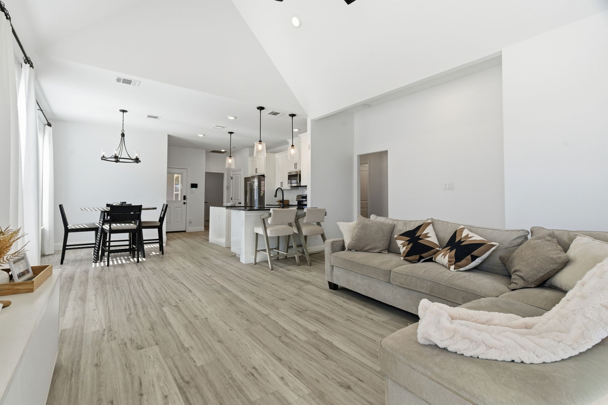 649 Charlotte Lane Burleson TX 76028