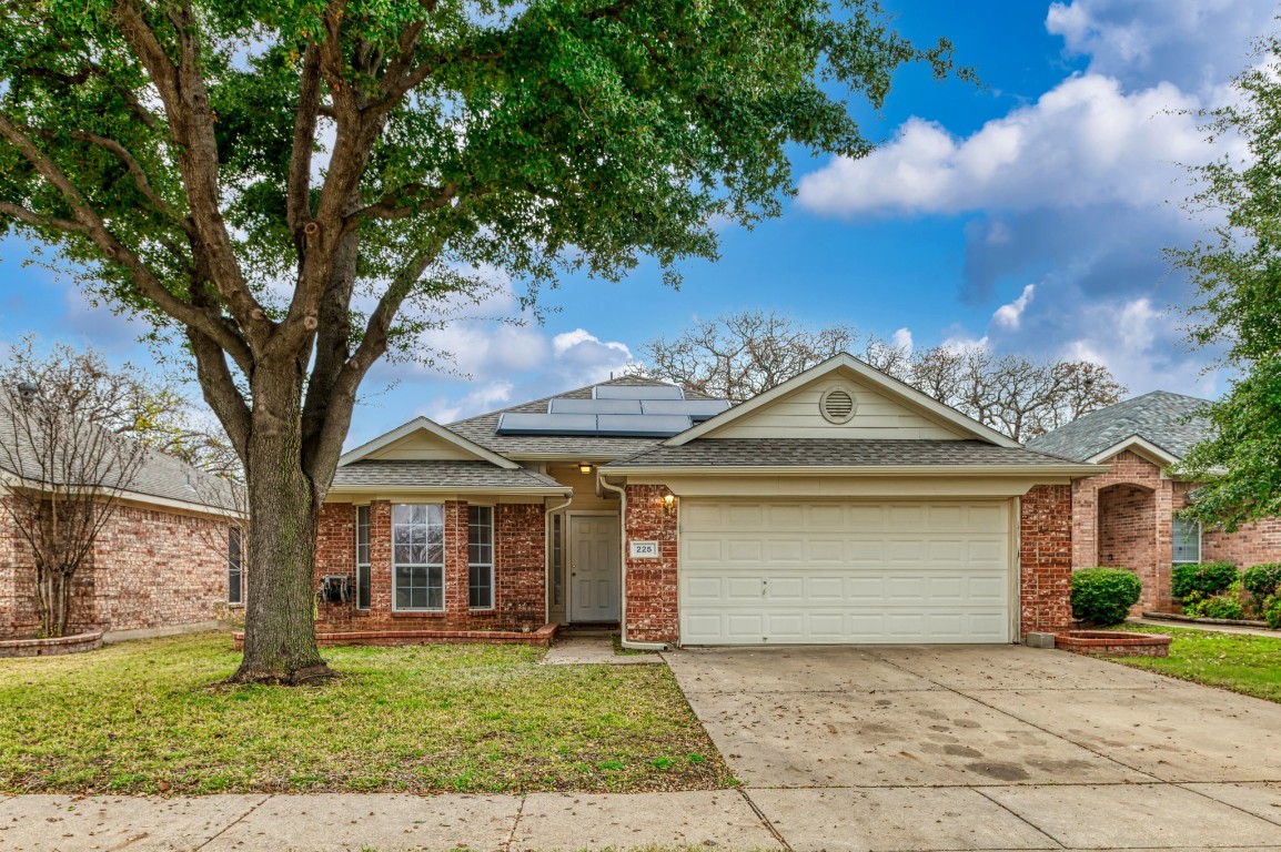 225 Shadow Grass Avenue Fort Worth TX 76120