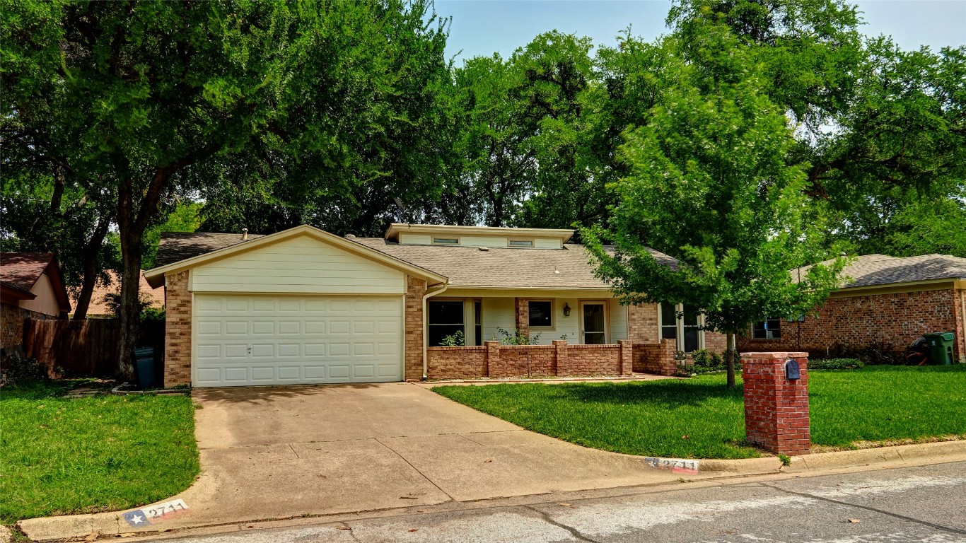 2711 Sibley Drive Arlington TX 76015