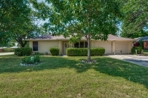 5040 Roxie Street Haltom City TX 76117