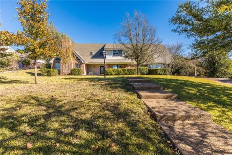 814 Forest Oaks Circle Woodway TX 76712