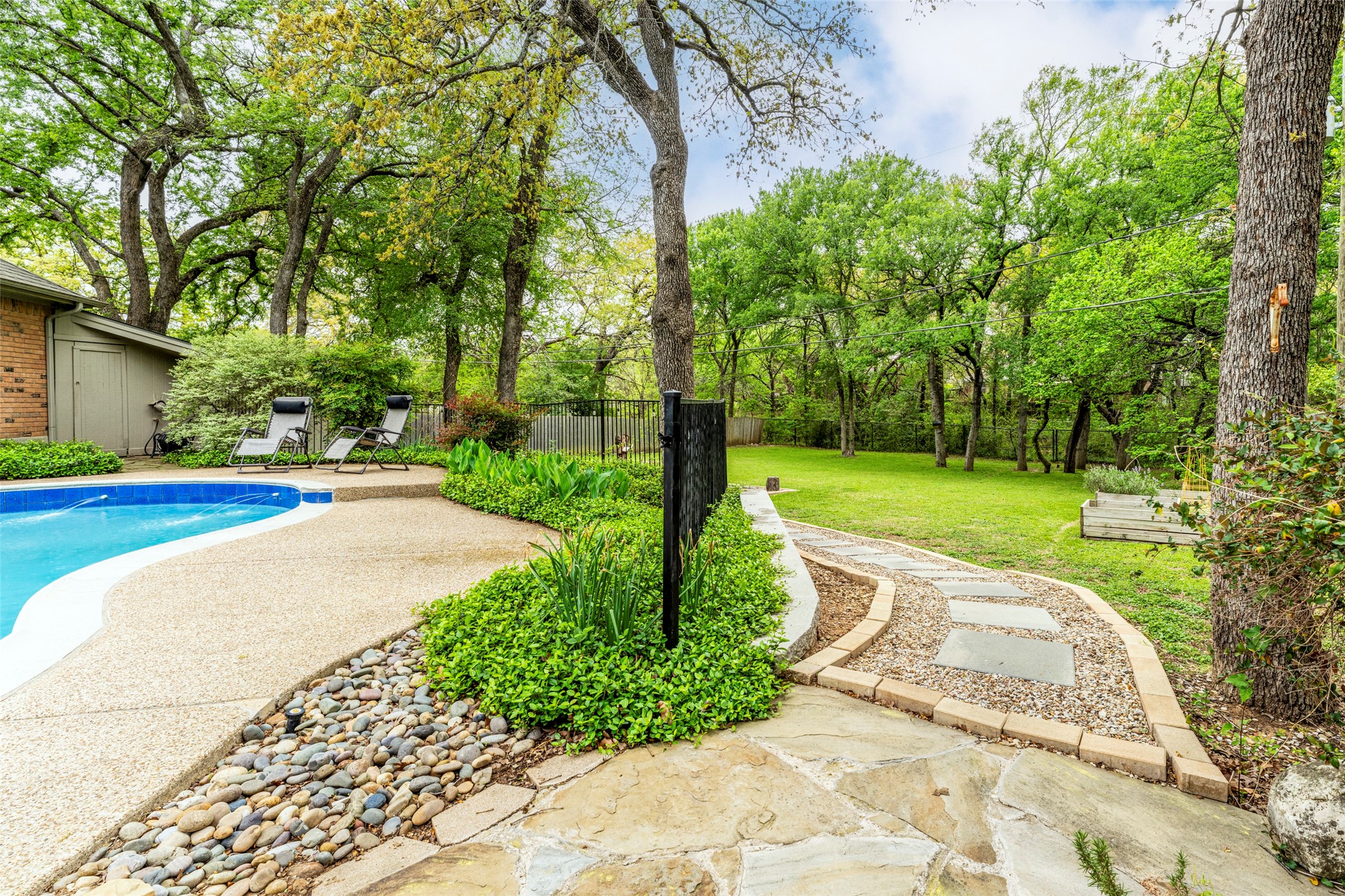 4802 Willow Bend Drive Arlington TX 76017