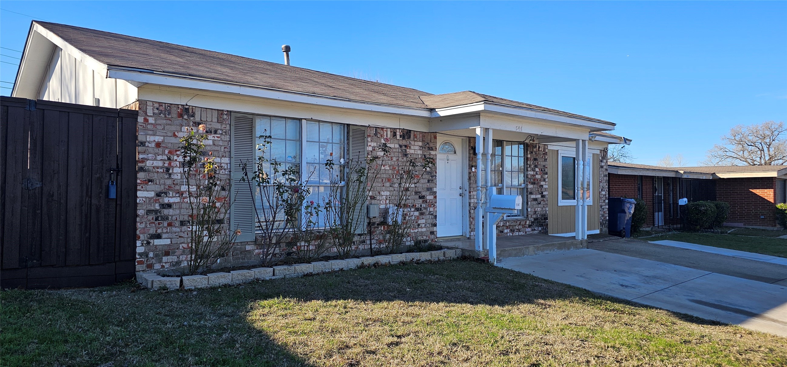 541 Henderson Circle Garland TX 75040