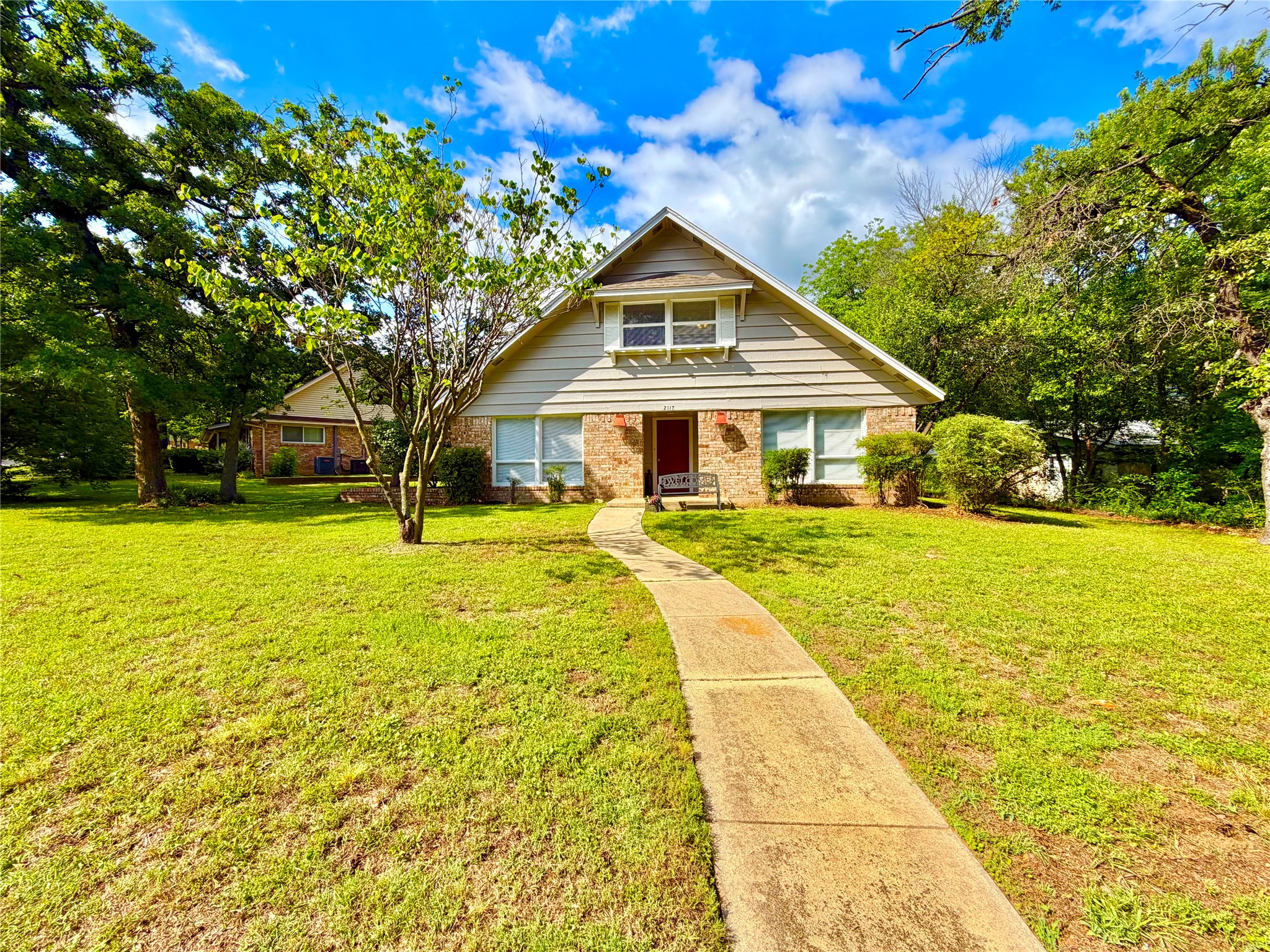 2117 Foxcroft Circle Denton TX 76209