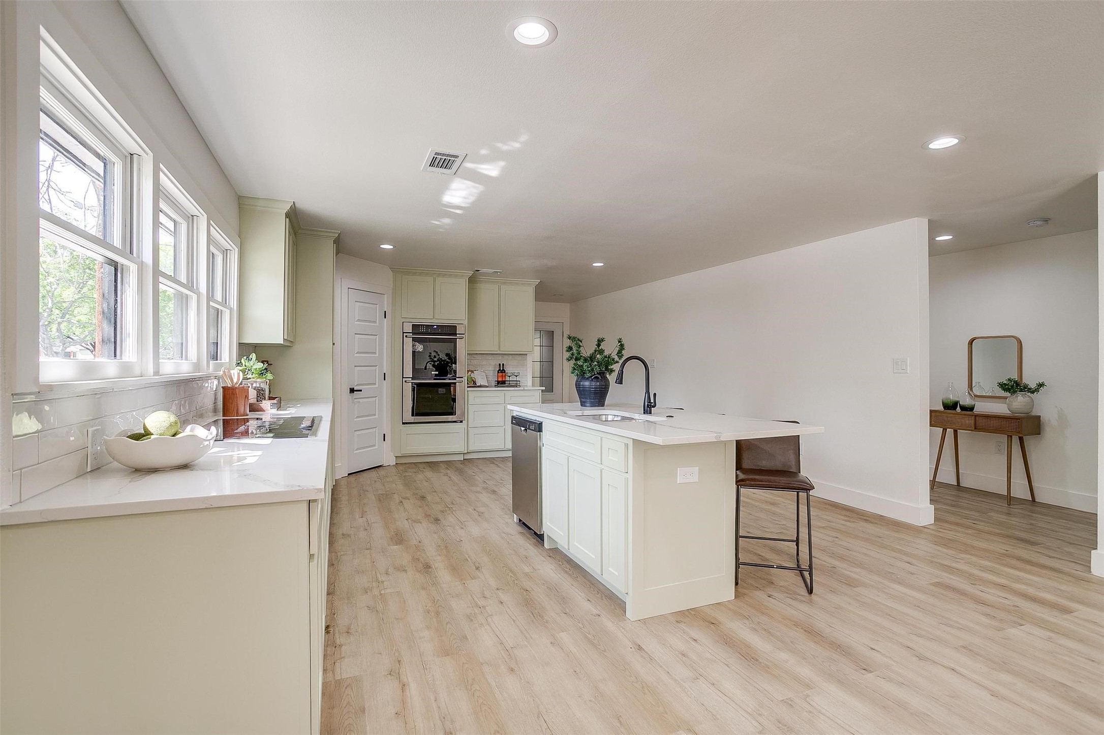 5440 Fursman Avenue Fort Worth TX 76114
