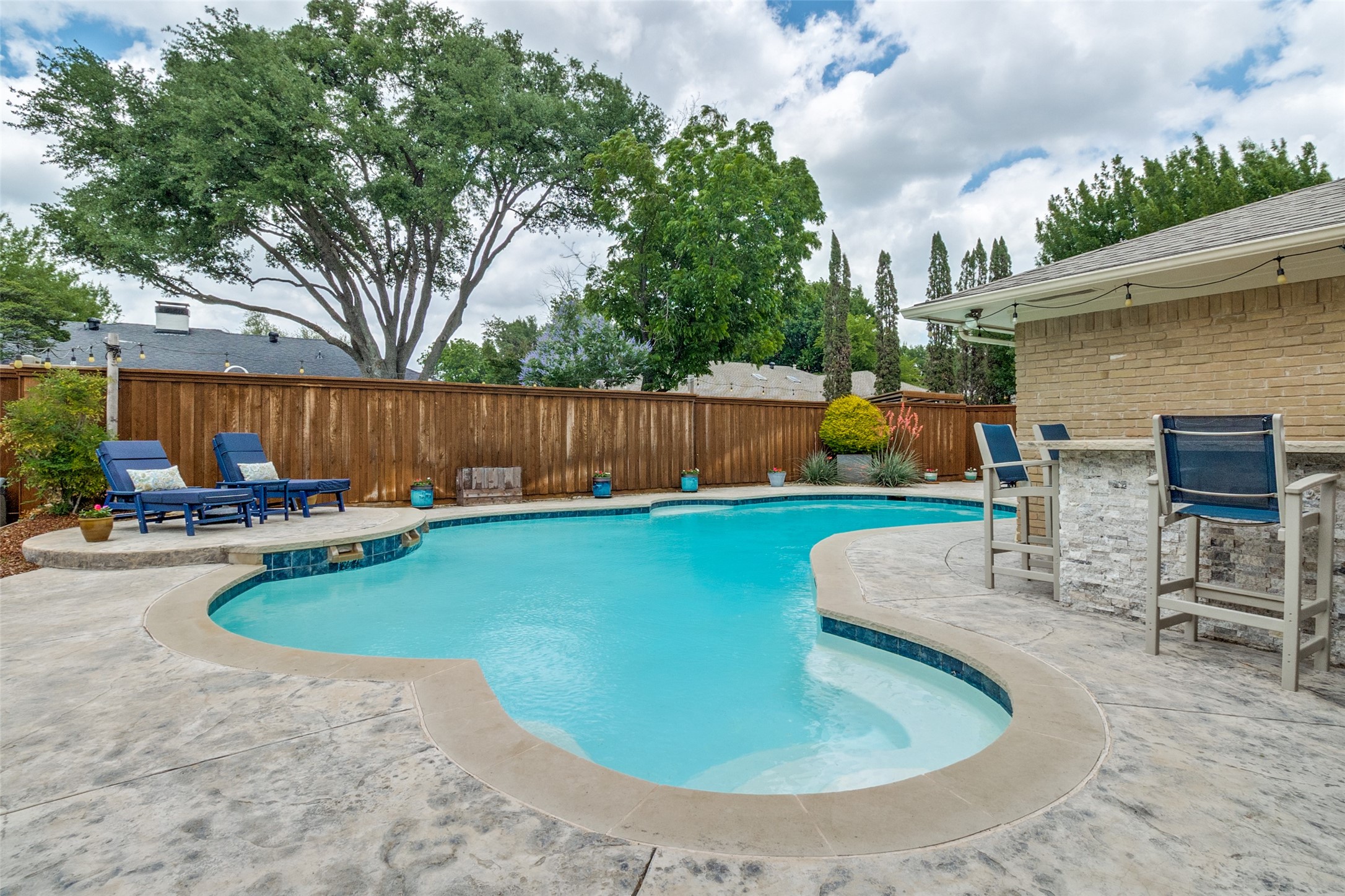 14952 Knollview Drive Dallas TX 75248