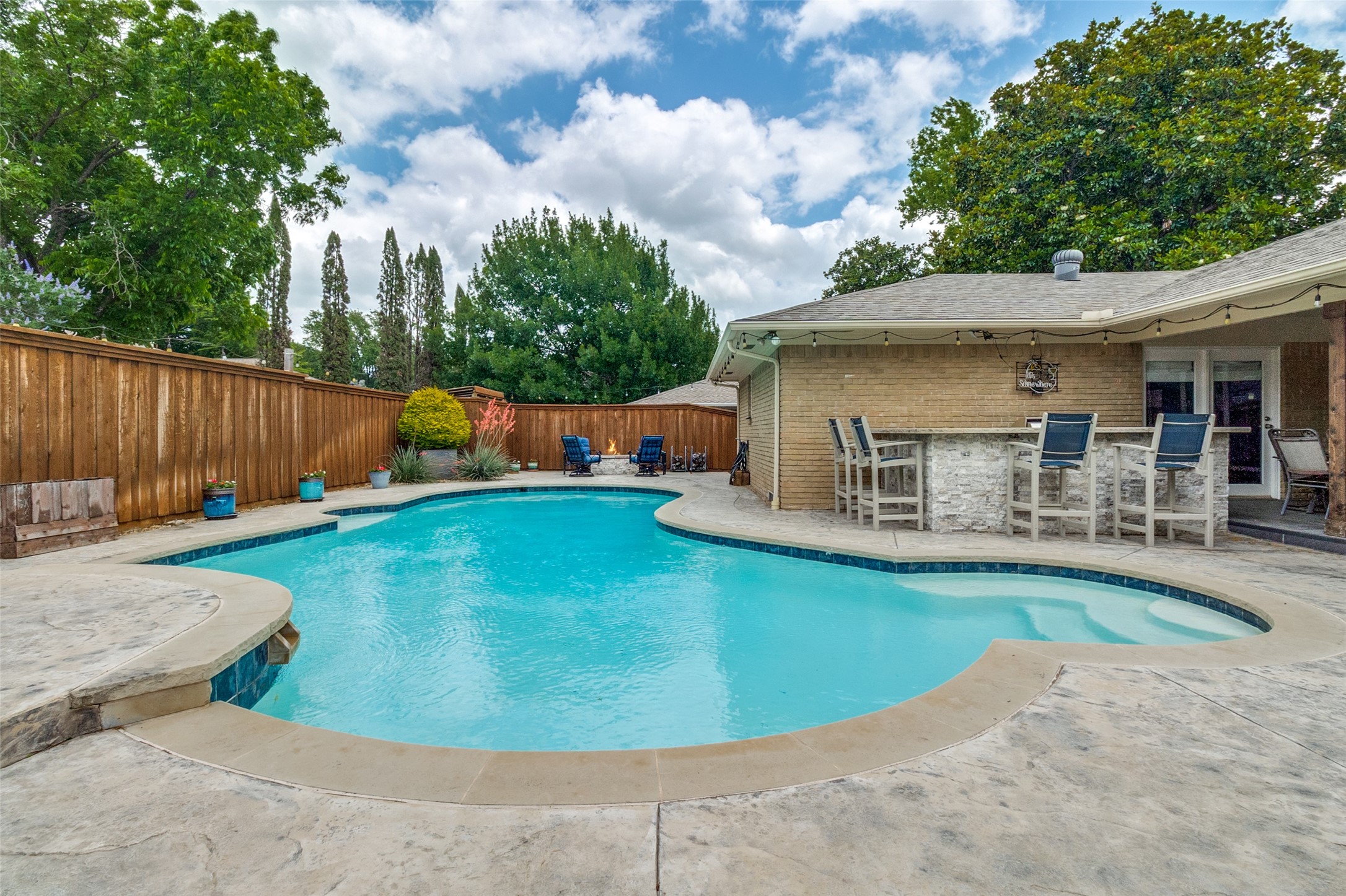 14952 Knollview Drive Dallas TX 75248