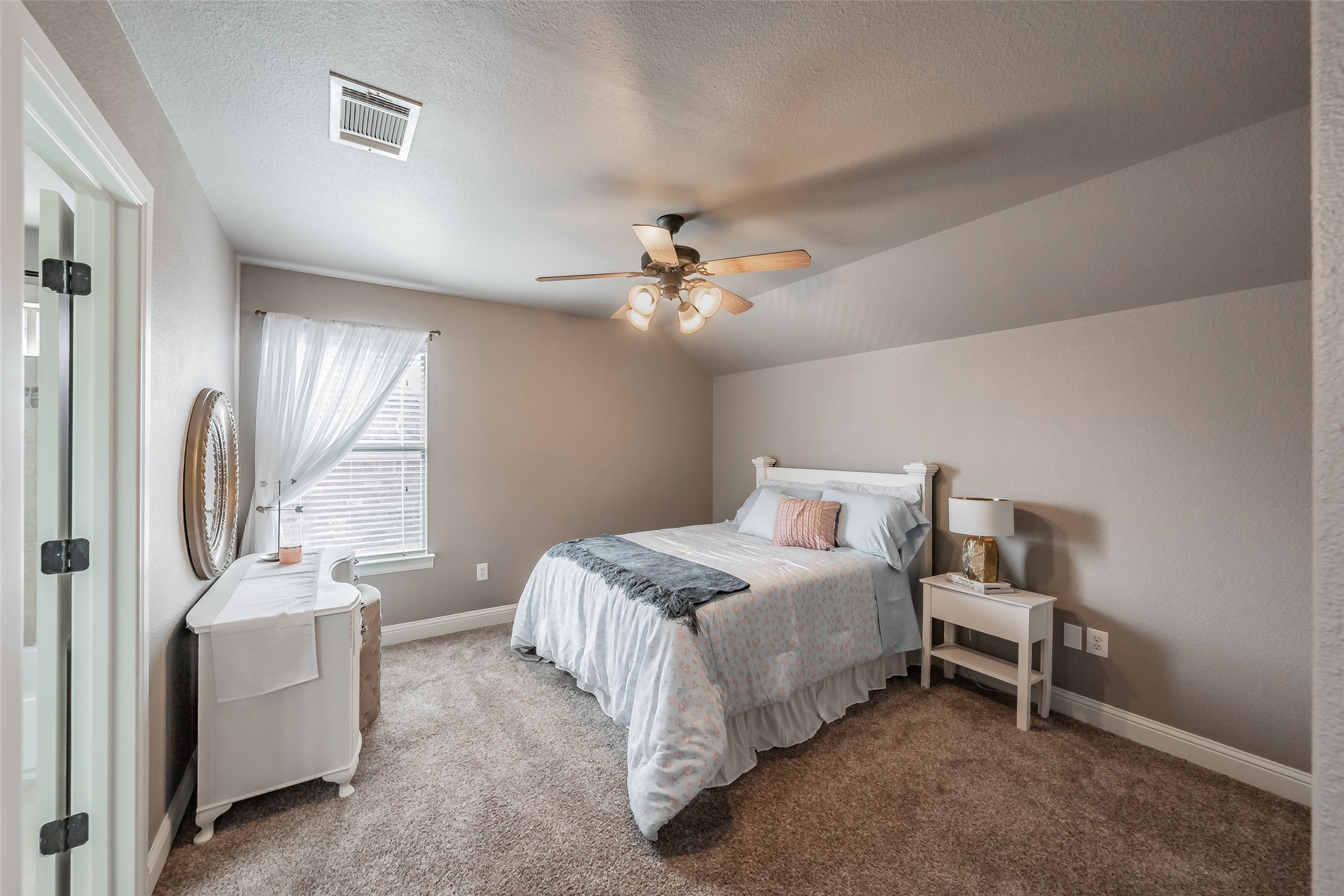 209 Thistle Ridge Denton TX 76210