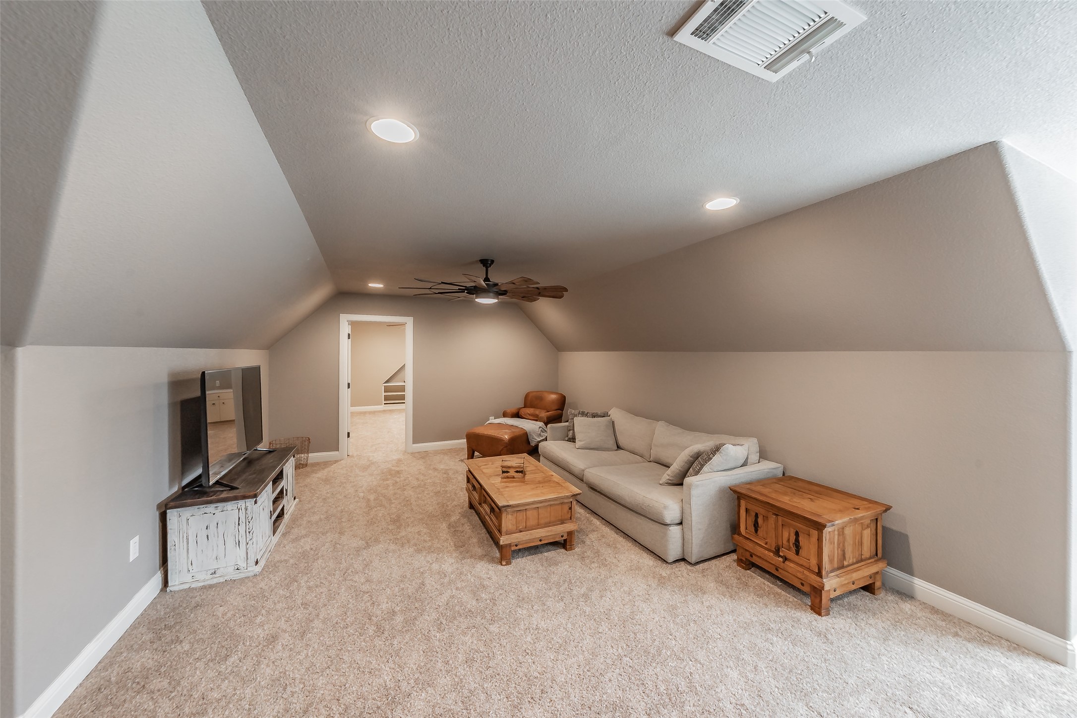 209 Thistle Ridge Denton TX 76210