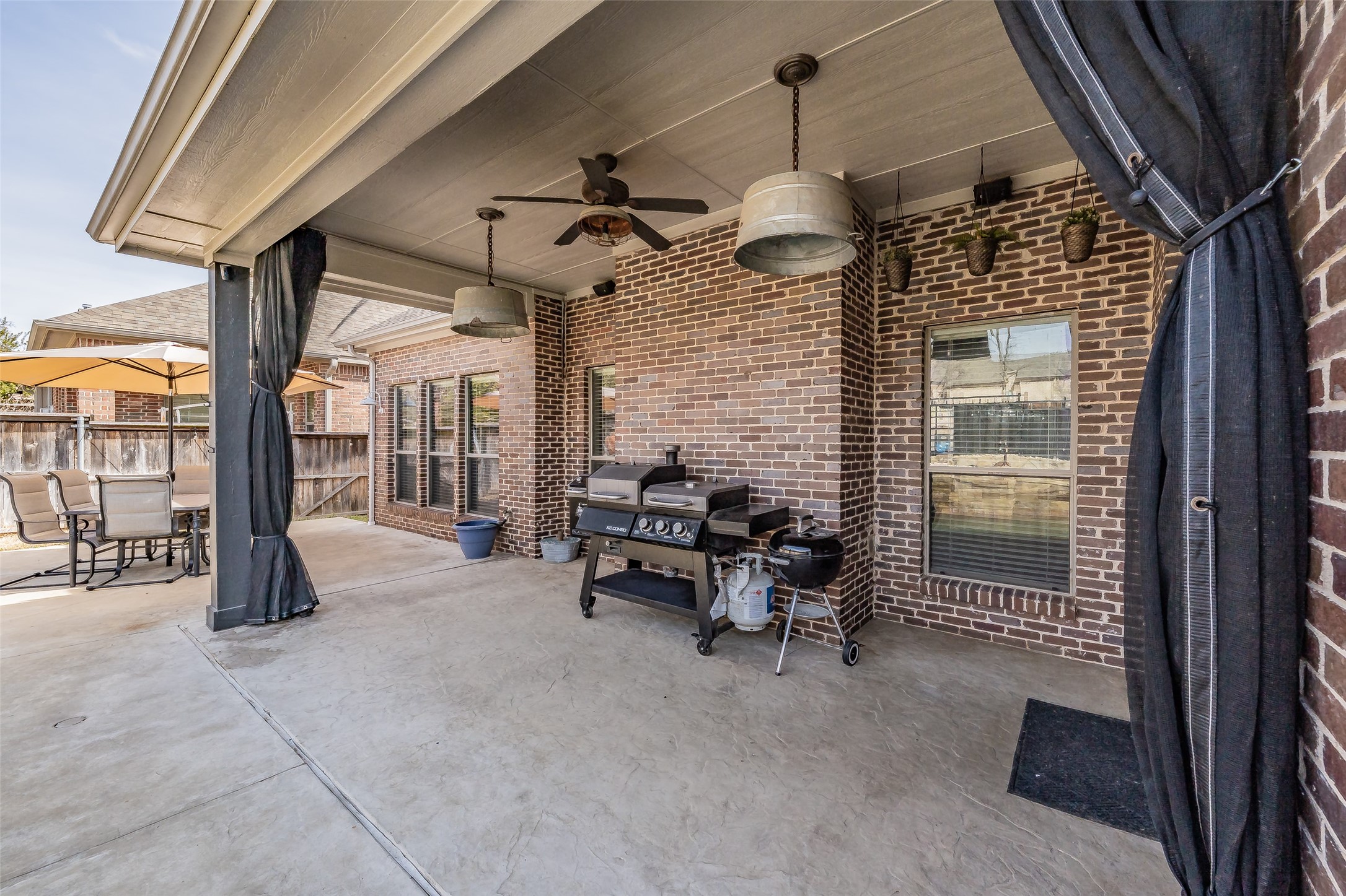 209 Thistle Ridge Denton TX 76210