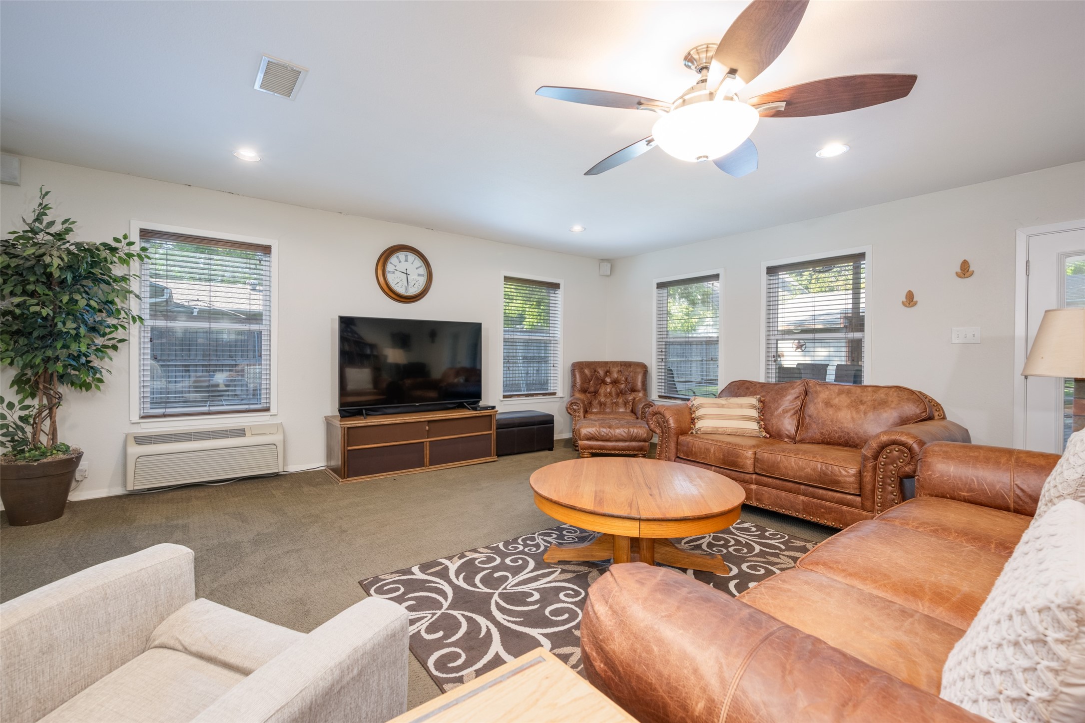1027 Stanley Street Denton TX 76201