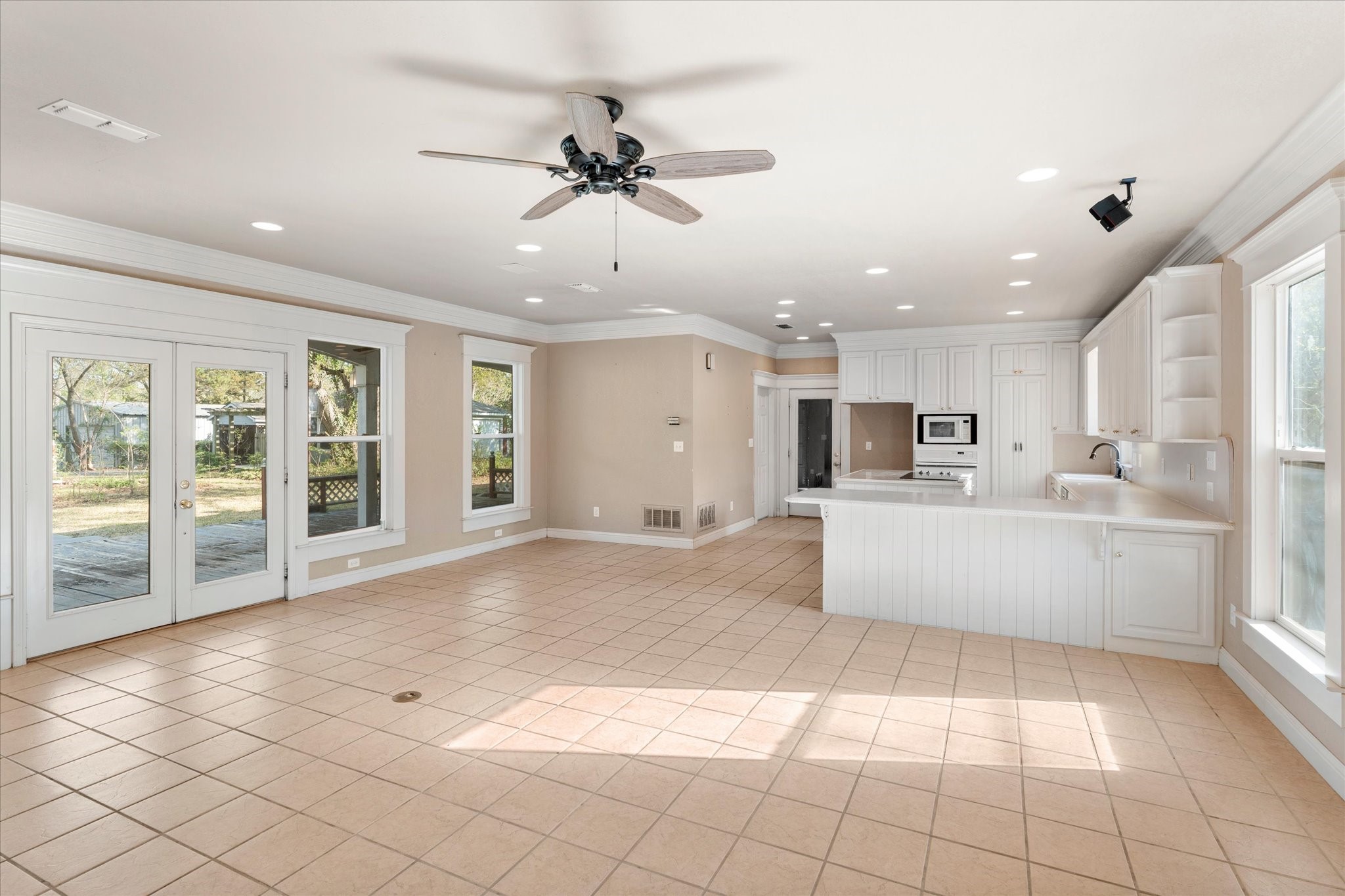 204 Plantation Avenue Pottsboro TX 75076