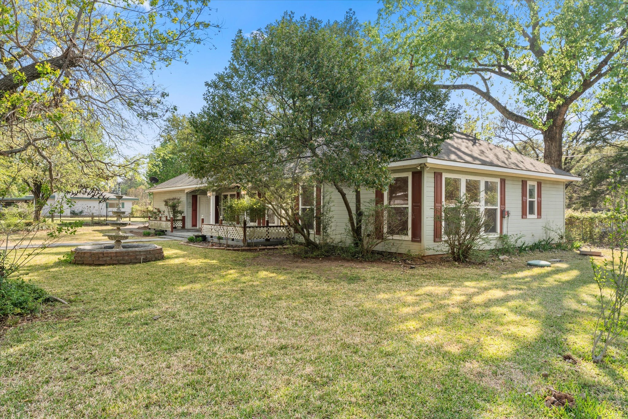 204 Plantation Avenue Pottsboro TX 75076