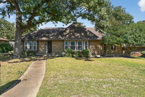 2406 Knightsbridge Street Grand Prairie TX 75050