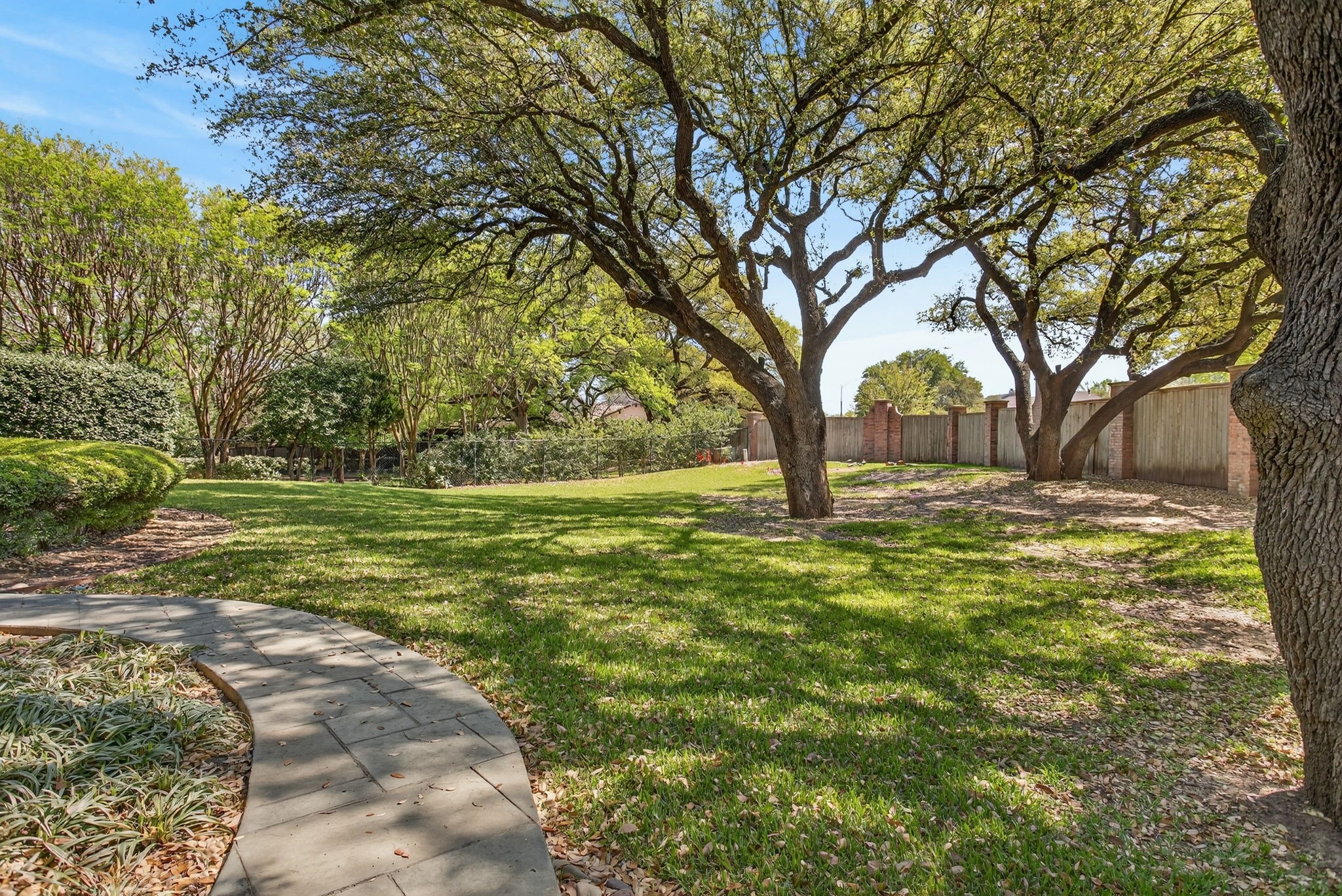 2125 Bradford Park Fort Worth TX 76107