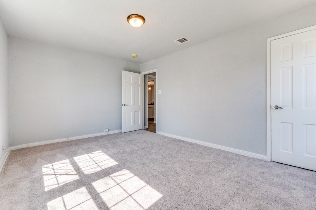 2627 Sharon Street Dallas TX 75211