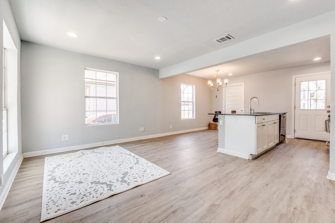 2627 Sharon Street Dallas TX 75211