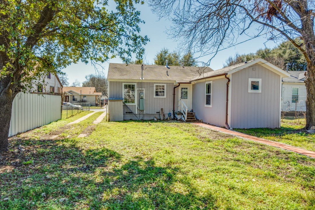 2627 Sharon Street Dallas TX 75211
