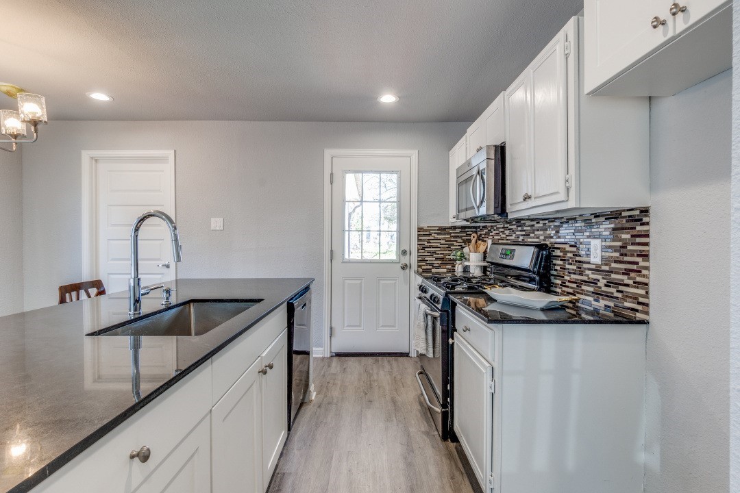 2627 Sharon Street Dallas TX 75211