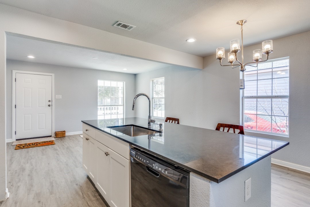 2627 Sharon Street Dallas TX 75211