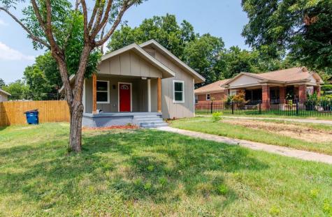 211 N Barnett Avenue Dallas TX 75211