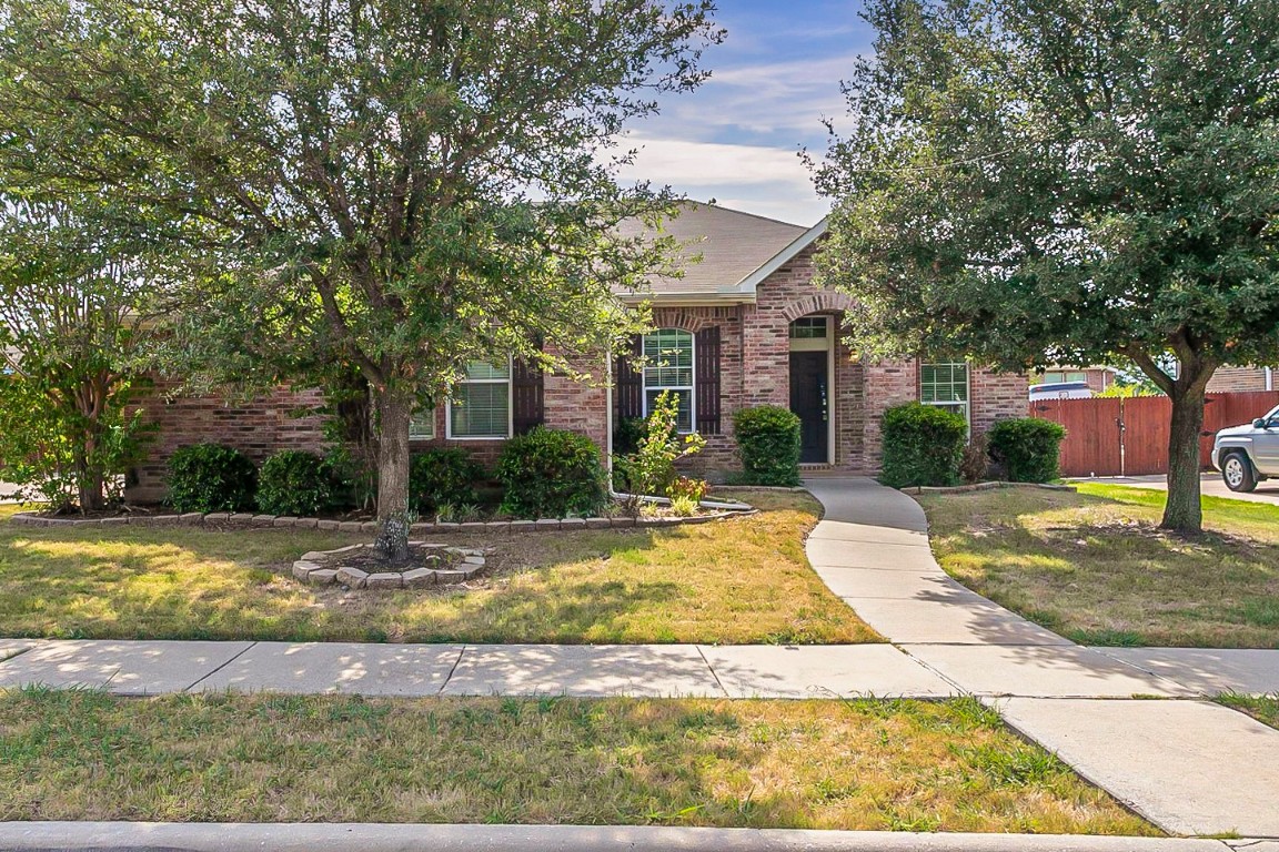 5617 Valhalla Drive North Richland Hills TX 76180