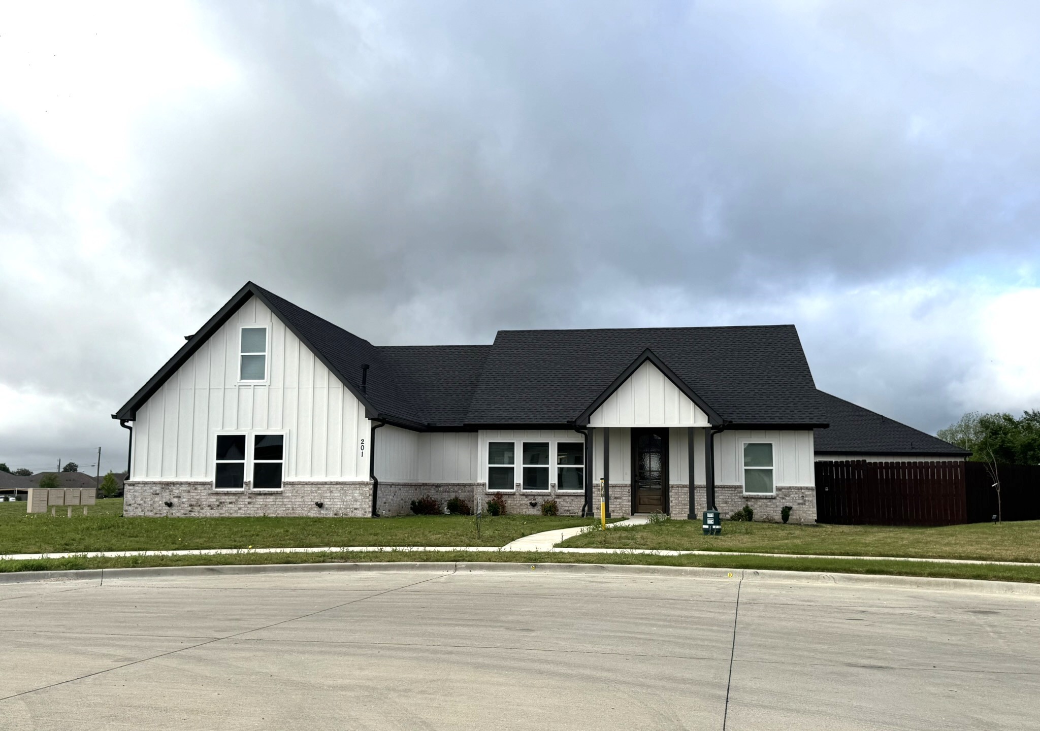 201 Bluff Court Godley TX 76044