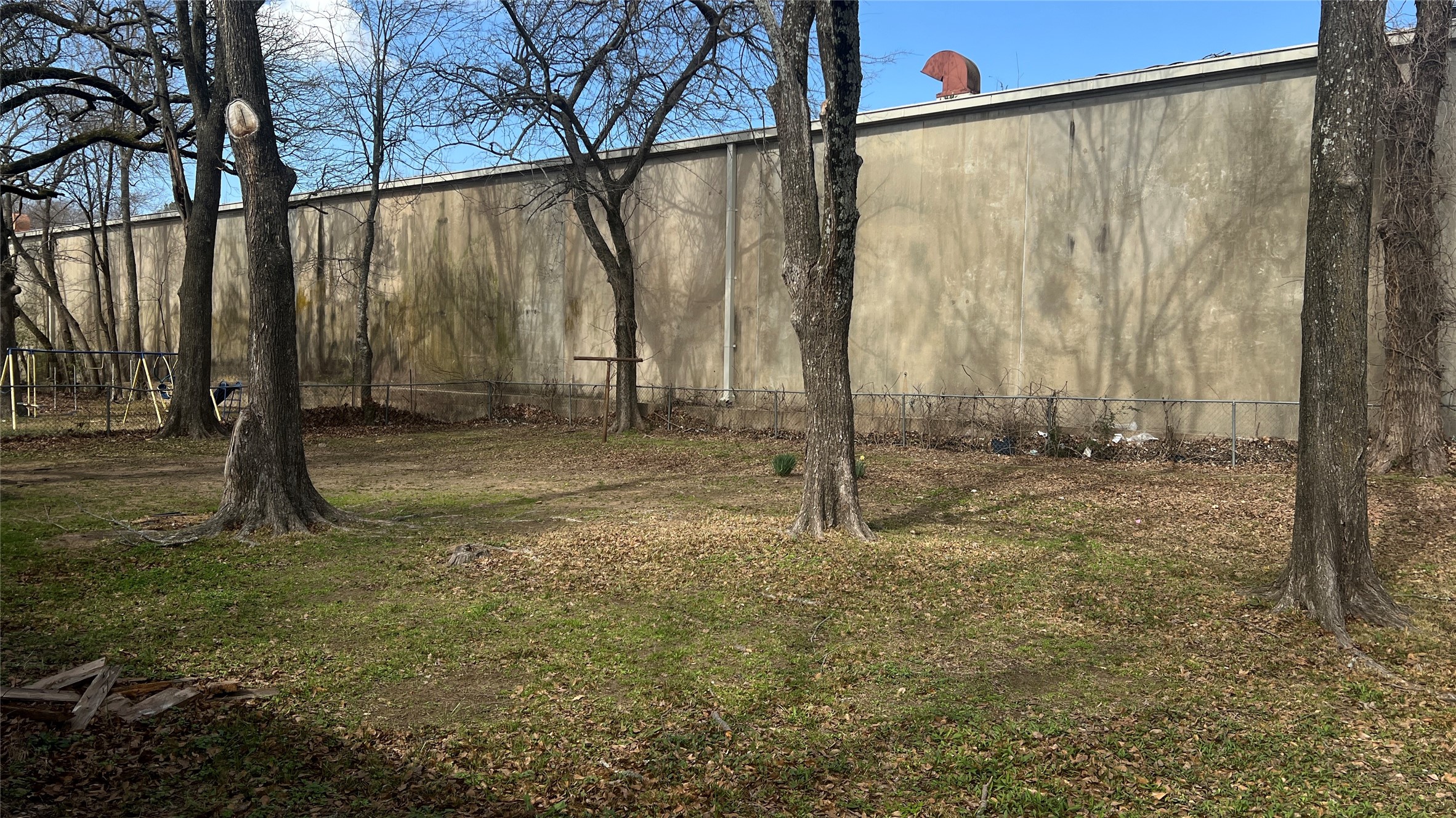 1325 E Sherman Street Paris TX 75460