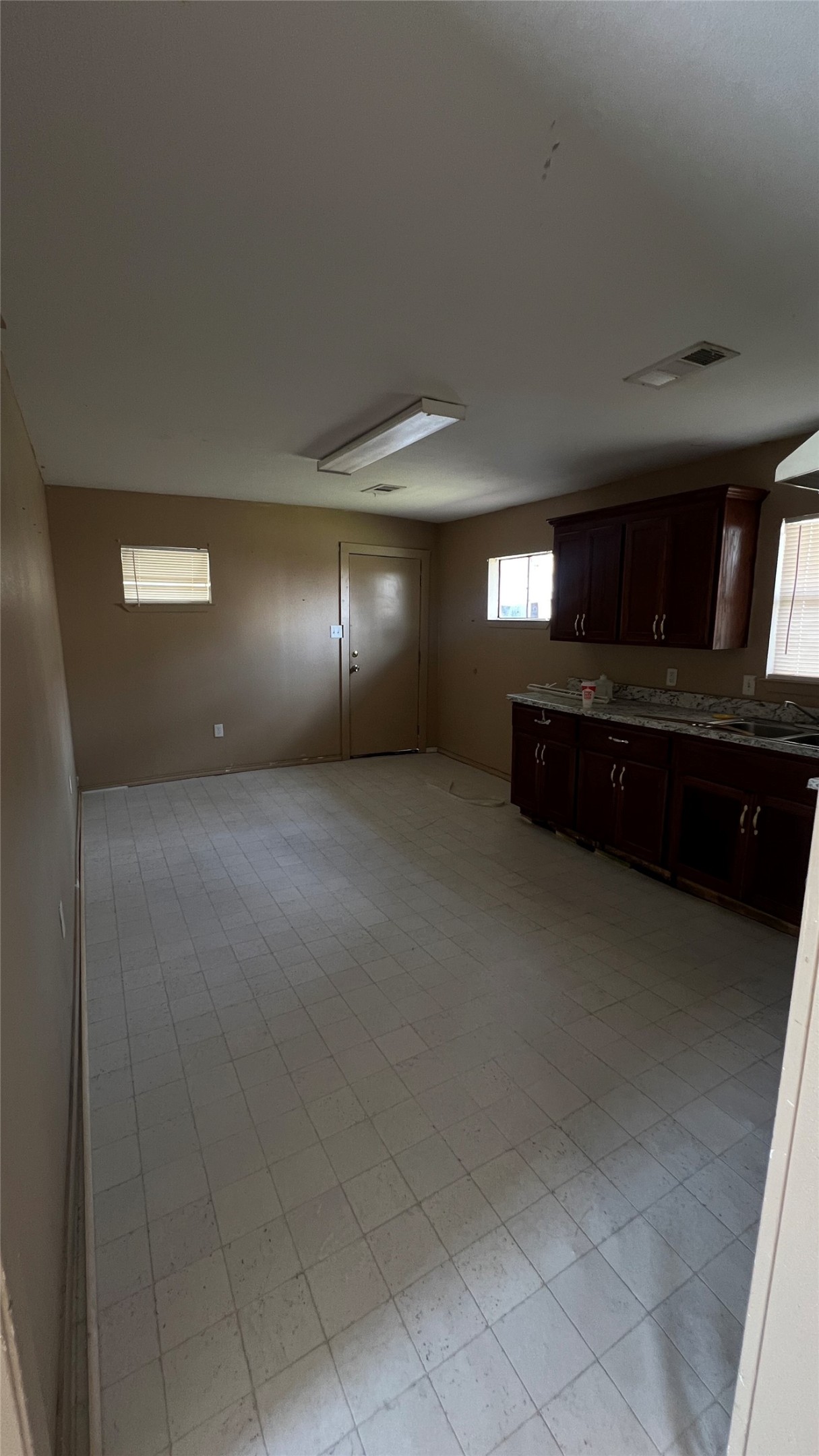 1325 E Sherman Street Paris TX 75460