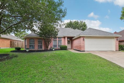 7729 Sagebrush Court N North Richland Hills TX 76182