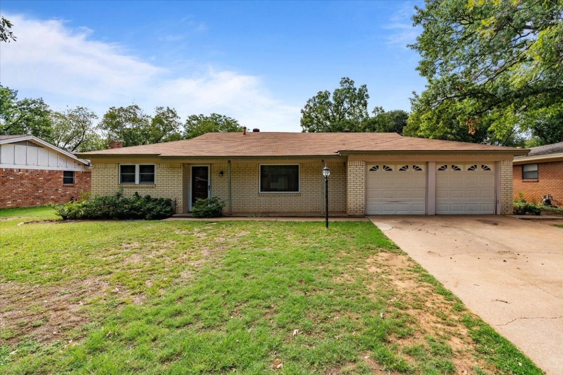 205 Belmont Street Hurst TX 76053