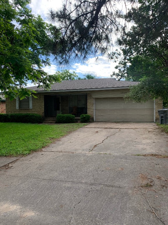 1525 Gardenside Drive Dallas TX 75217