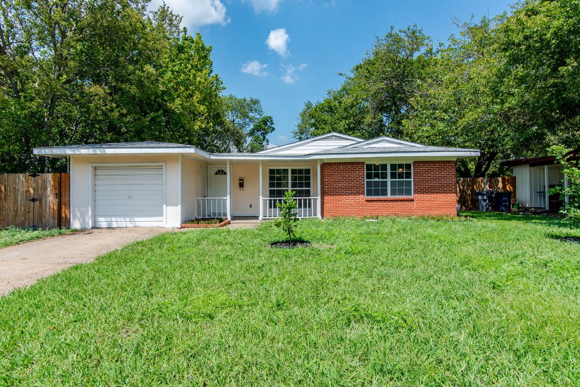 2515 Lockhart Avenue Dallas TX 75228