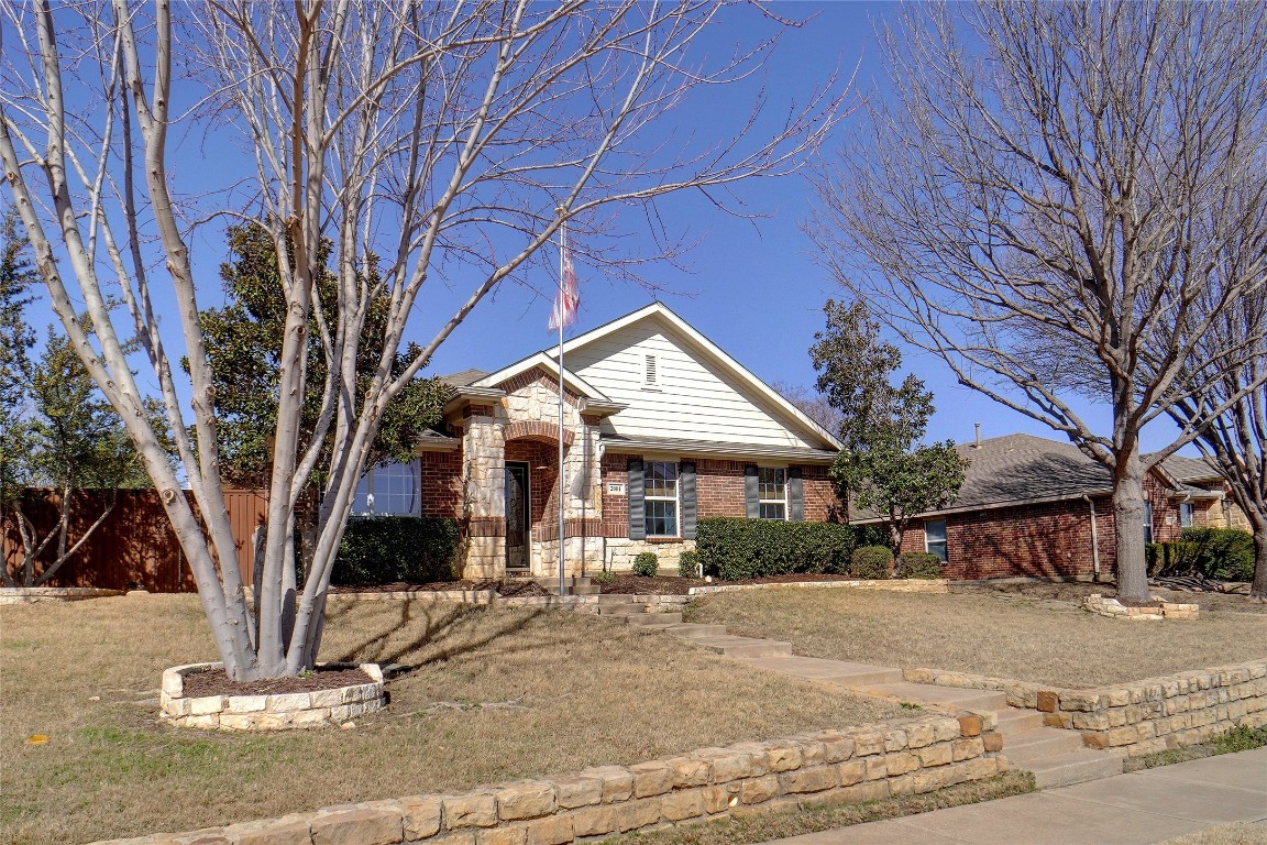2001 Del Mar Court Denton TX 76210