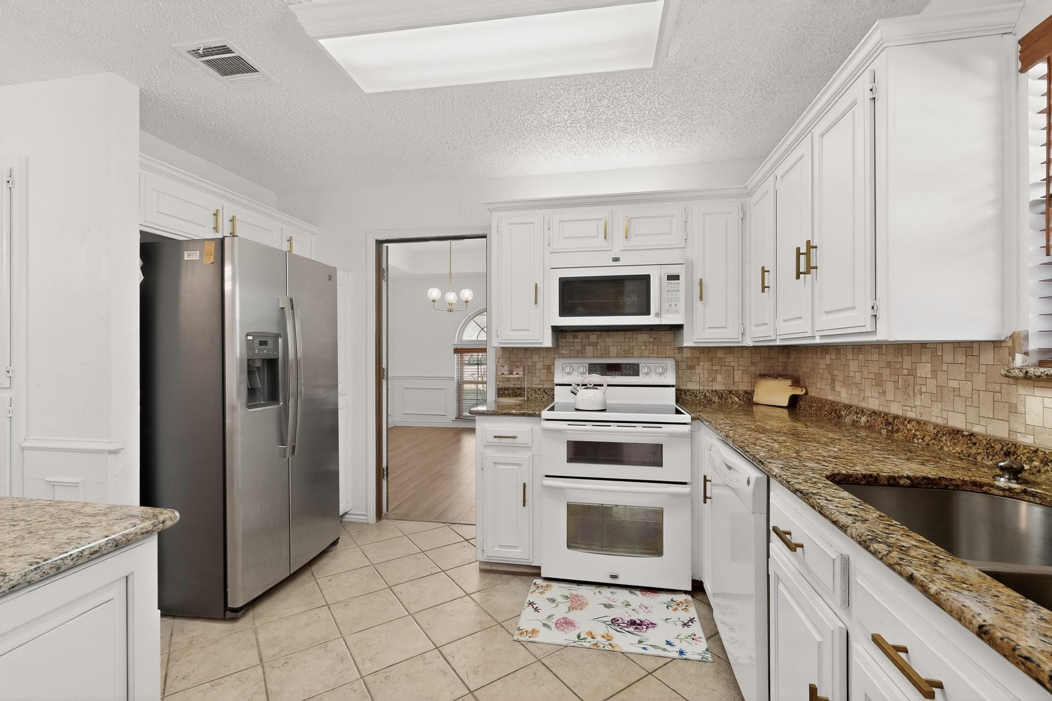 1110 Shady Oak Trail Mansfield TX 76063