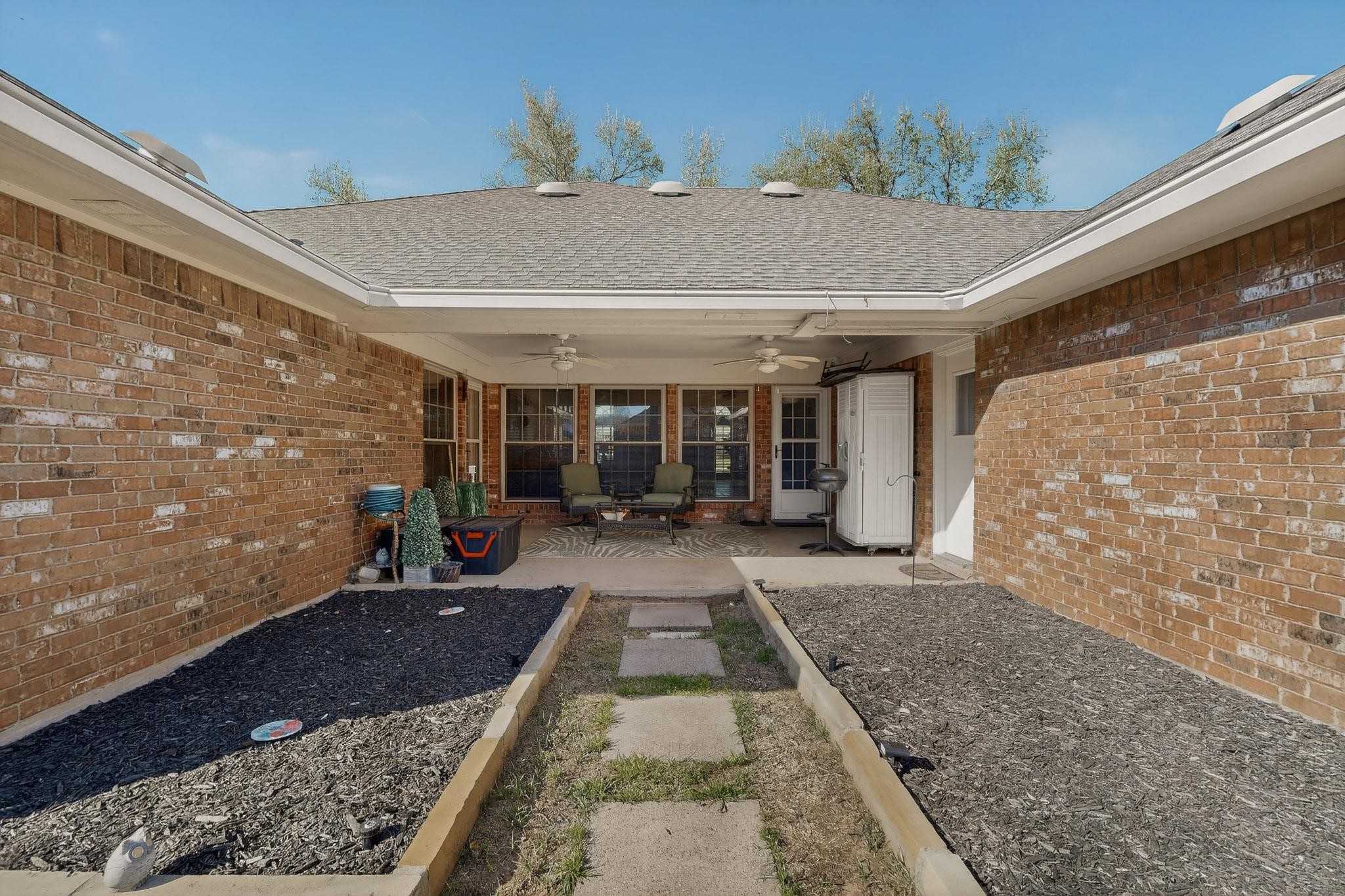 1110 Shady Oak Trail Mansfield TX 76063