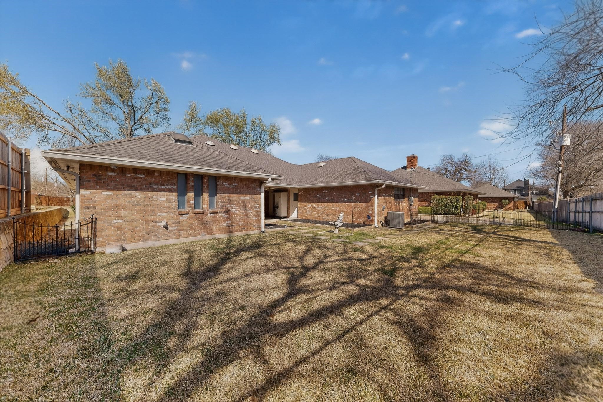 1110 Shady Oak Trail Mansfield TX 76063