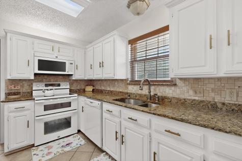 1110 Shady Oak Trail Mansfield TX 76063