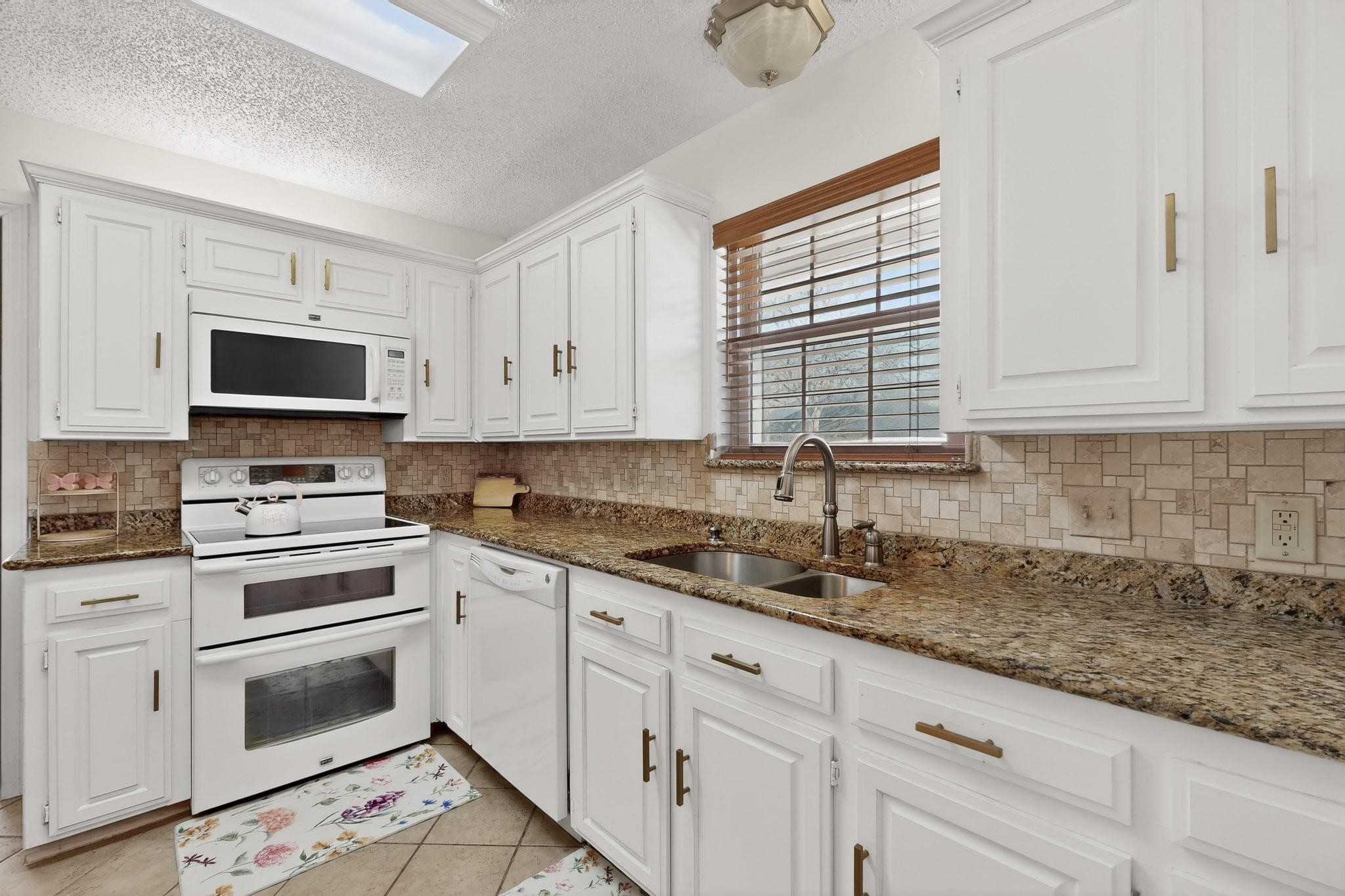 1110 Shady Oak Trail Mansfield TX 76063