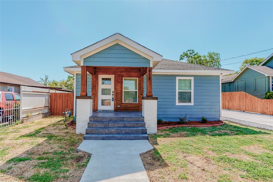 412 Marshalldell Avenue Dallas TX 75211