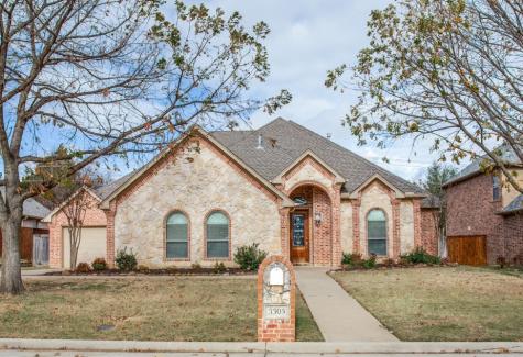 3305 Vista Lake Circle Mansfield TX 76063