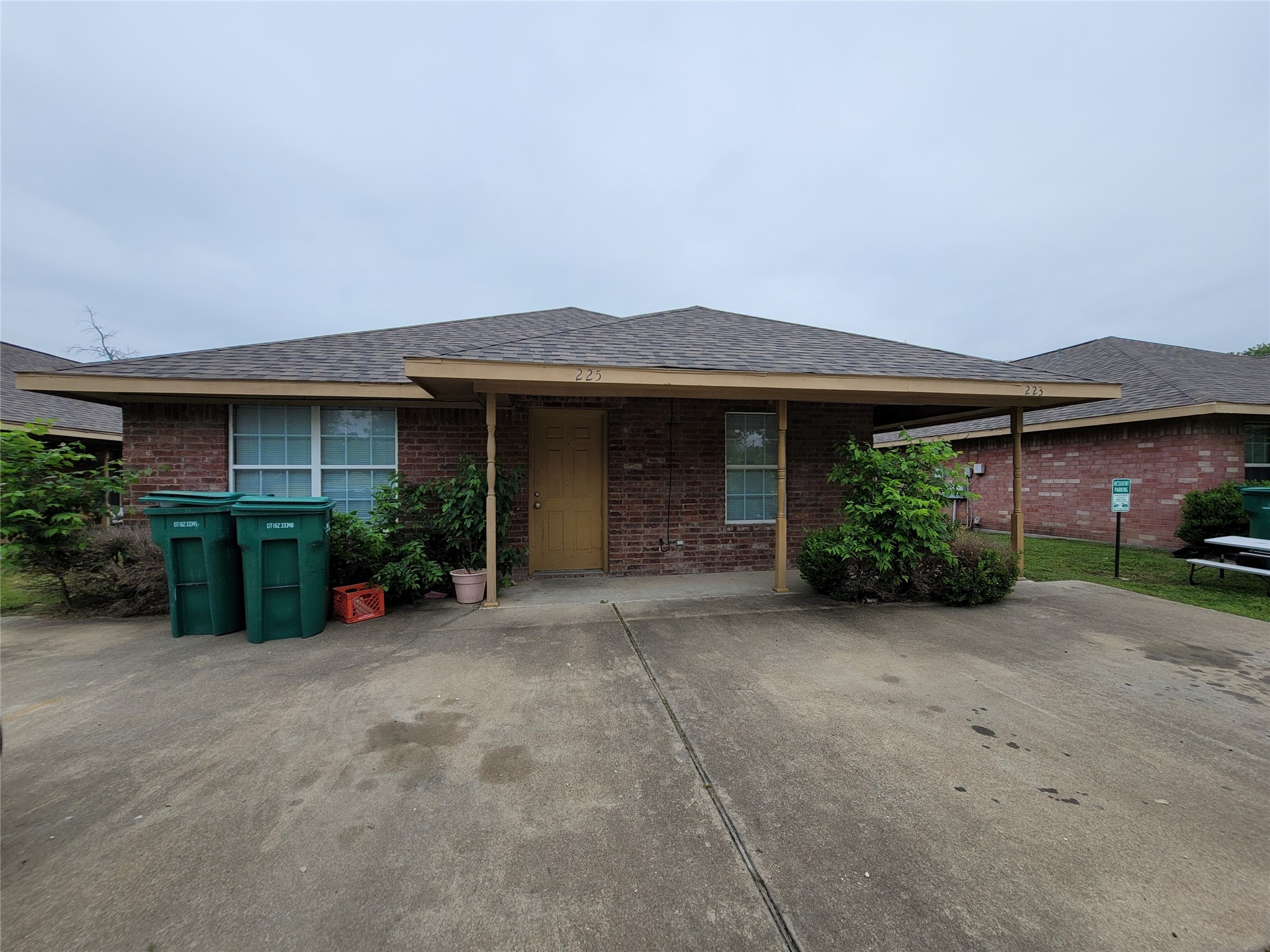 223-225 E Craven Avenue Lacy Lakeview TX 76705